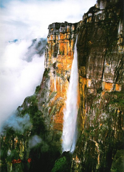 Vodopád Salto Angel, Venezuela. Výška 979 metrů.