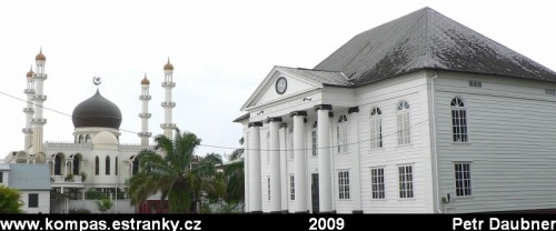 Synagoga a mešita hned vedle sebe - Surinam je nábožensky tolerantní země
