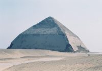 Lomená pyramida