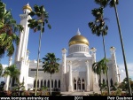 brunej-01-mesita-omar-ali-saifuddien-mosque.jpg