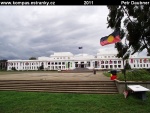 mt-kosciuszko-a-canberra-11-canberra-stary-parlament--v-popredi-vlajka--aboridzincu.jpg