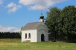 novohradske-hory-14-kostelik-v-rakousku.jpg