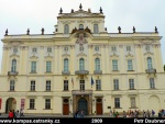 Hradcany-03-Hradcanske-namesti-Arcibiskupsky-palac.jpg