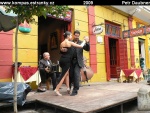 BUENOS-AIRES-07-tango-v-ulicce-Caminito.jpg